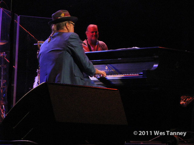 2011 08 12-DrJohn-3326-web