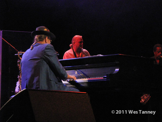 2011 08 12-DrJohn-3329-web