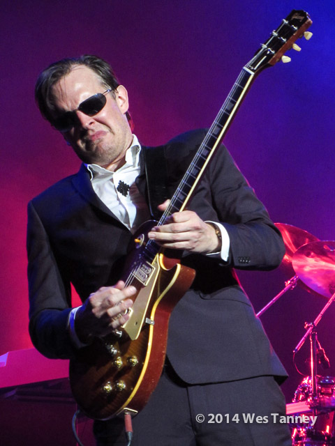 2014 05 24-JoeBonamassa 6267-web