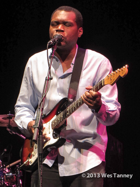 2013 10 22-RobertCray 4075-web