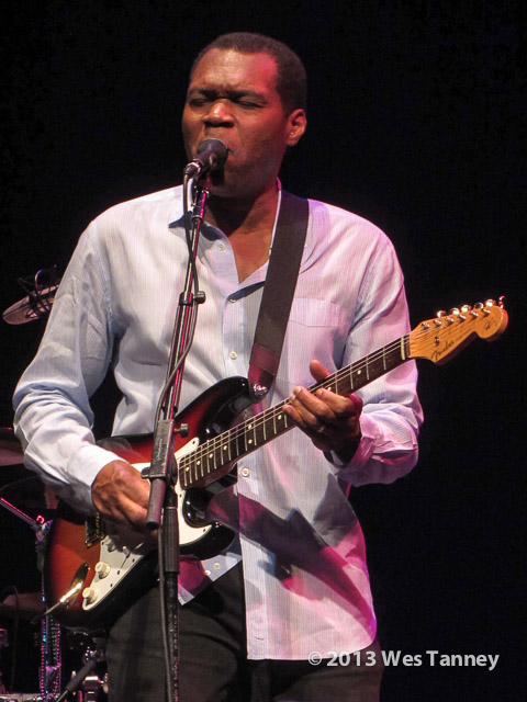 2013 10 22-RobertCray 4104-web