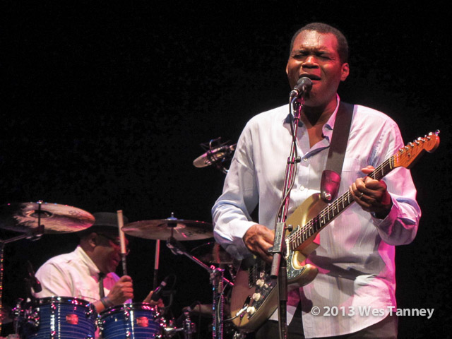 2013 10 22-RobertCray 4178-web