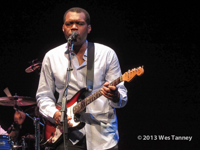 2013 10 22-RobertCray 4201-web