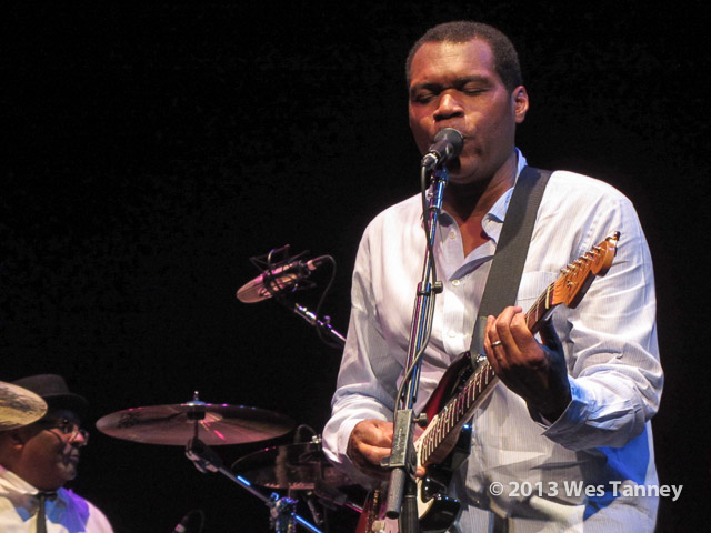 2013 10 22-RobertCray 4208-web