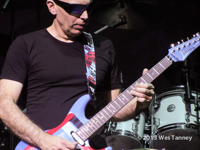 2013 10 11-JoeSatriani 3616-web