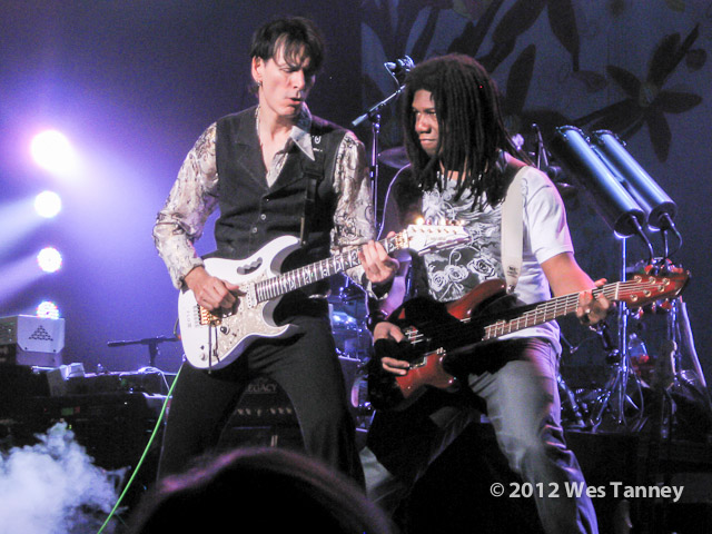 2012 09 20-SteveVai 3701-web