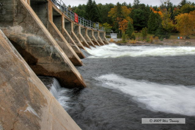 2009_10_12-Highway35FallColours_2922_3_4-web.jpg