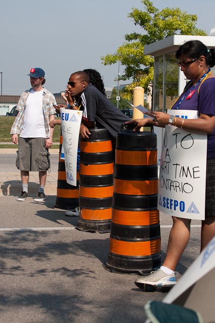 2011 09 02-PicketLine-3580-web