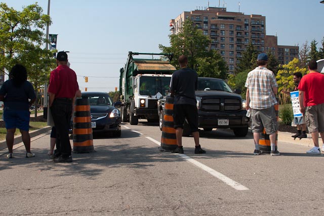 2011 09 02-PicketLine-3603-web